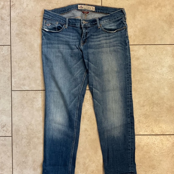 Hollister Cropped Jeans - Picture 3 of 3